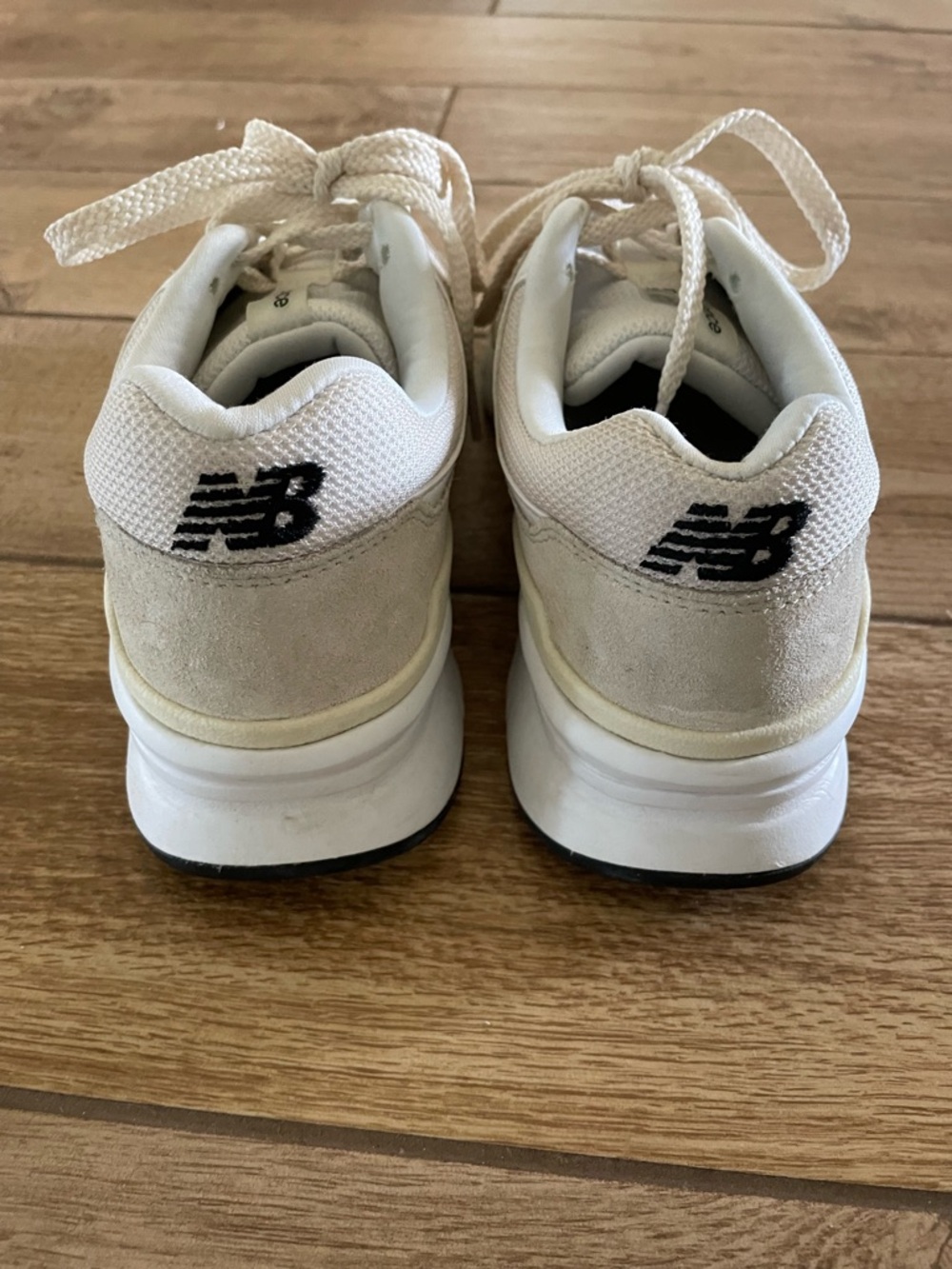 New Balance 997H Cream Sneakers - Picture 6 of 8